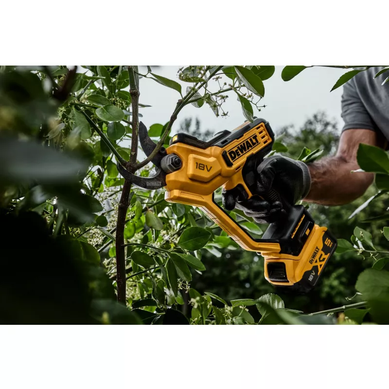 Genėjimo žirklės DeWALT DCMPP568N-XJ akumuliatorinės, maks. pjovimo skersmuo 3,8 cm, LED šviesa, 1,34 kg
