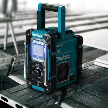 Nešiojamas radijo imtuvas Makita DMR301 – DAB/DAB+/FM/AM, USB-A, 18 V Li‑Jon, atsparus vandens purslams