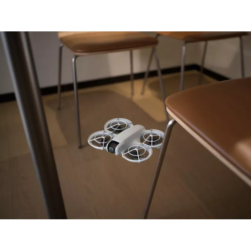 DJI Neo Fly More Combo (DJI-RC-N3) lengvas 135 g dronas su 4K Ultra HD kamera, iki 18 min skrydžio laiko, 3x baterijos, nuotolinis valdymas