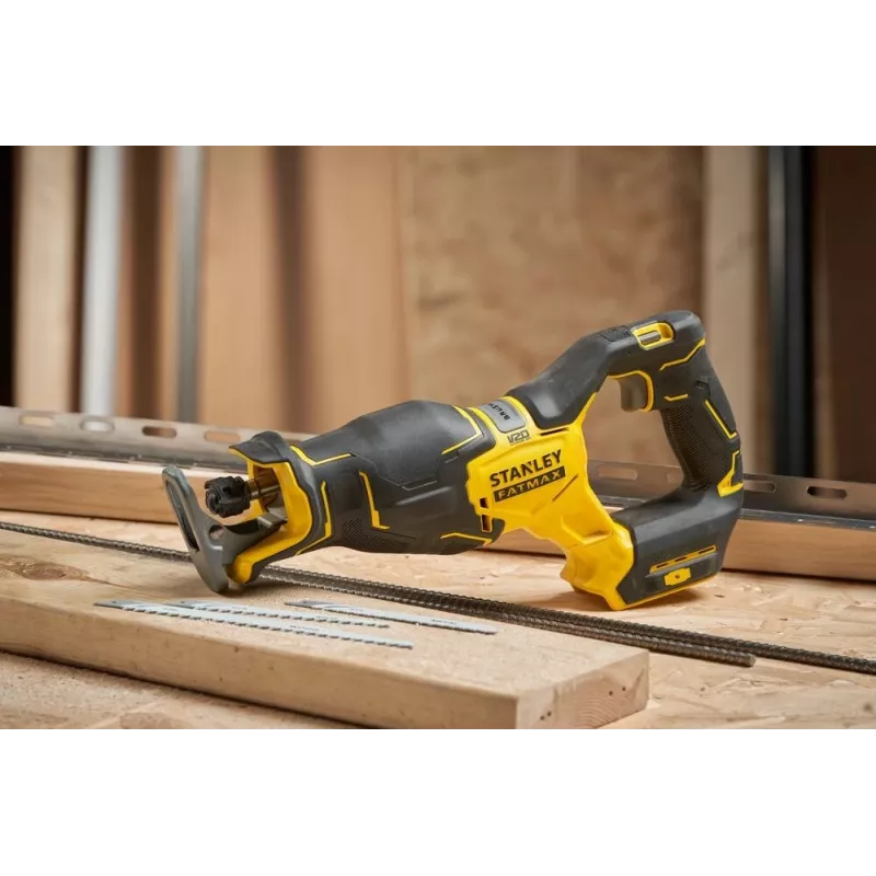Stanley Fatmax SFMCS311B Pjūklas stūmoklinis 18 V juodas, geltonas