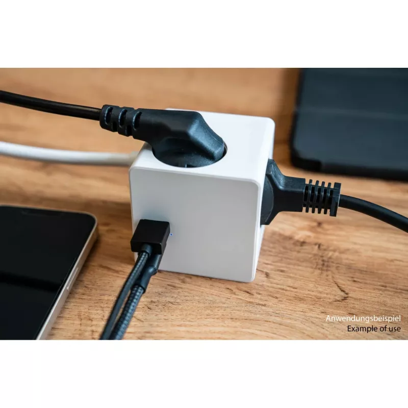 Kabelmeister SW01-W030 lizdų blokas kubo formos, 3x Schuko, USB-C (20 W, PD 3.0) + USB-A (18 W), 3 m kabelis, baltas