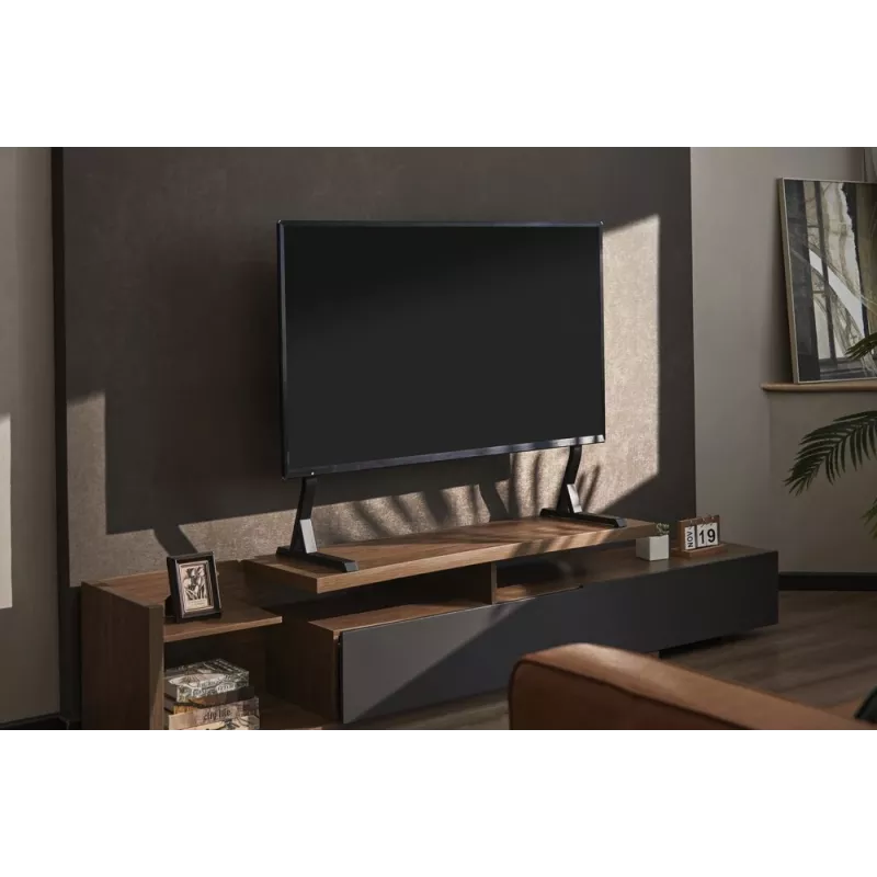 Ant grindų TV stovas GEMBIRD TVS-D90F-01 45–90 colių televizoriams, plieninis, fiksuoto aukščio, VESA 200x200–800x400, maks. apkrova 60 kg, 970×800×525 mm