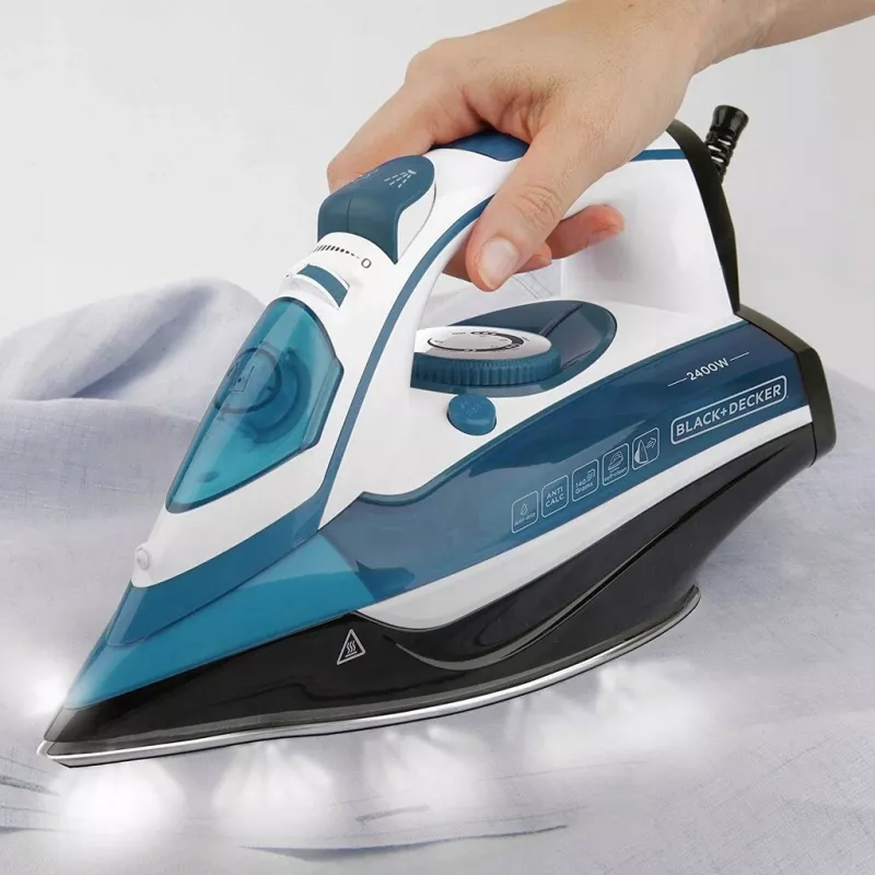 Lyginimo lygintuvas Black & Decker BXIR2402E – 0,37 l bakas, 33 g/min nuolatinis garas, 140 g/min garo smūgis, anoduotas padas