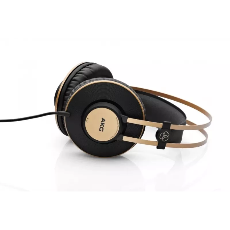 Ausinės AKG K92 – uždaros, į ausį, studijinės