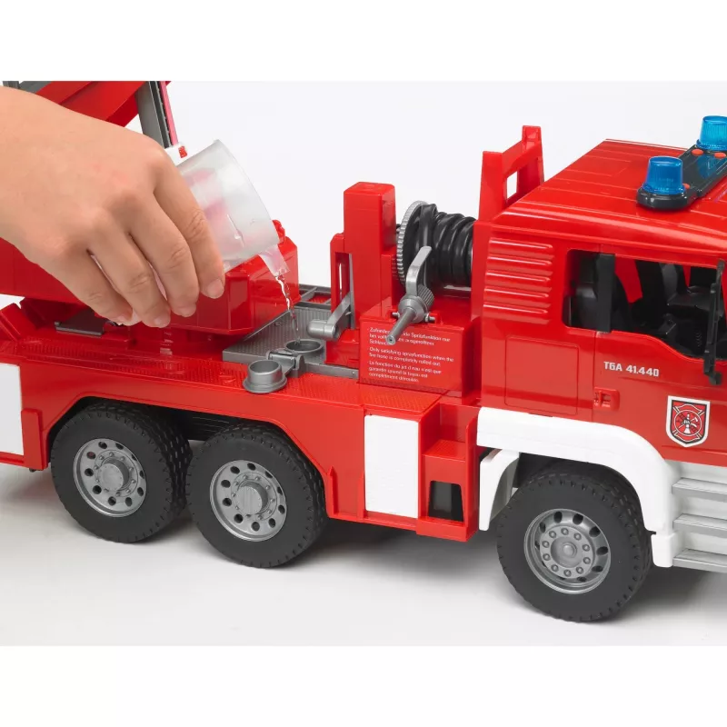 BRUDER MAN gaisrinis automobilis su sukamuoju kopėčių mechanizmu