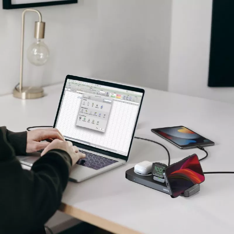 UNITEK MagMighty Combo 5 5-in-1 belaidžio įkrovimo stotelė, juoda