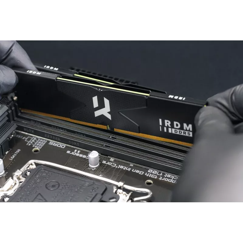 Atminties rinkinys DDR5 IRDM 32GB (2×16GB) 8000 MHz CL36 juodas