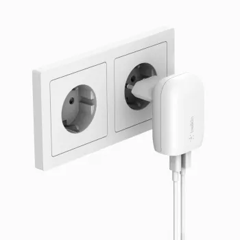 Belkin WCB007vfWH 37W dviejų prievadų AC greitasis kroviklis (baltas)