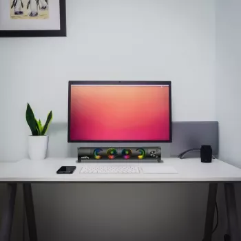 2 in 1 PC garsiakalbis Soundbar kompiuteriui su RGB LED apšvietimu, stereo, USB, 2 x 3W, AUX 3.5 mm