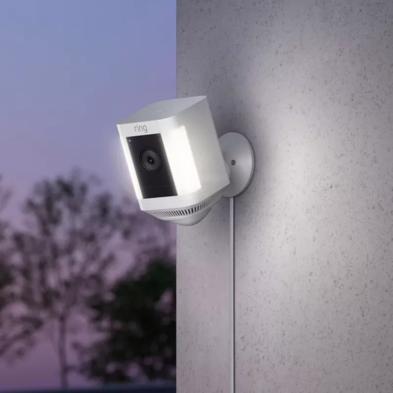 Ring Spotlight Cam Plus Plug-In lauko tinklo stebėjimo kamera