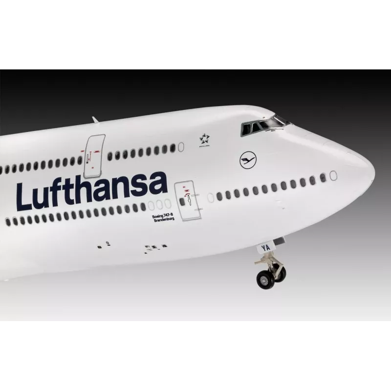 Replė Revell Boeing 747-8 Lufthansa nauja dažymo schema
