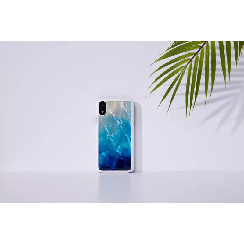 iKins apsauginis dėklas iPhone XR — mėlynas ežero paviršius, juodas vidus