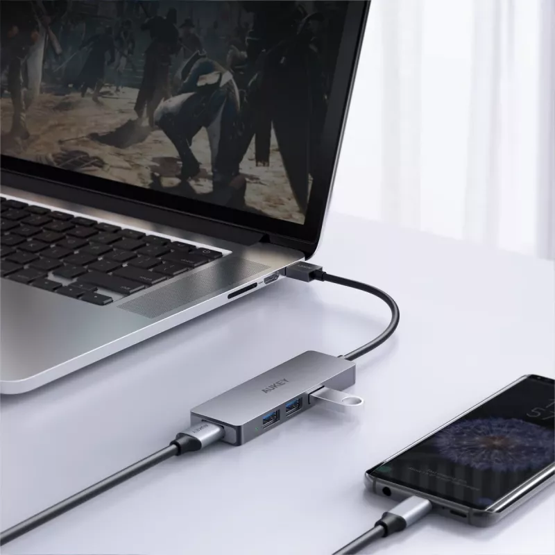 USB šakotuvas Aukey CB-H36 — 4 prievadai USB 3.2 Gen 1 Type-A, pagrindinis USB 2.0, 5000 Mbit/s, aliuminis sidabrinis