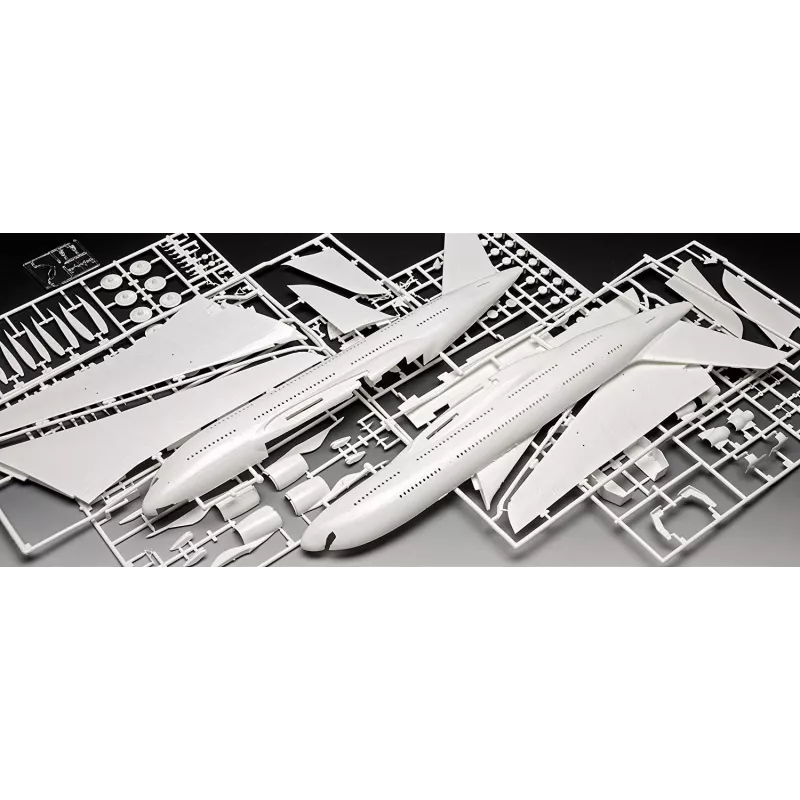 Surinktas modelis Revell Airbus A380-800 Lufthansa New Livery 1:144