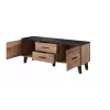 TV stovas Cama Meble LOTTA 140 cm – wotan ąžuolo rėmas, juoda medžio drožlių plokštės viršus, 1400×400×530 mm