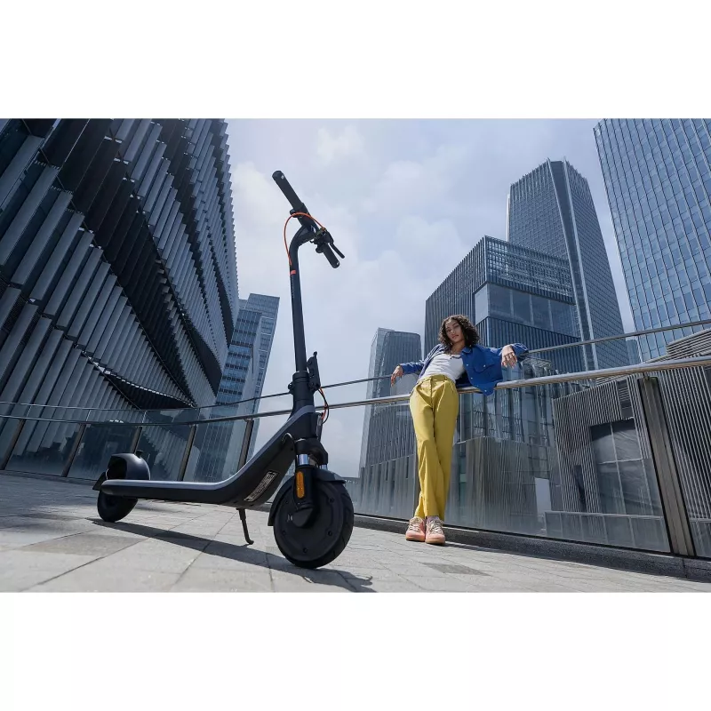 Elektrinis paspirtukas Ninebot Segway E2 Plus E II by Segway – miesto komuterinis elektrinis paspirtukas