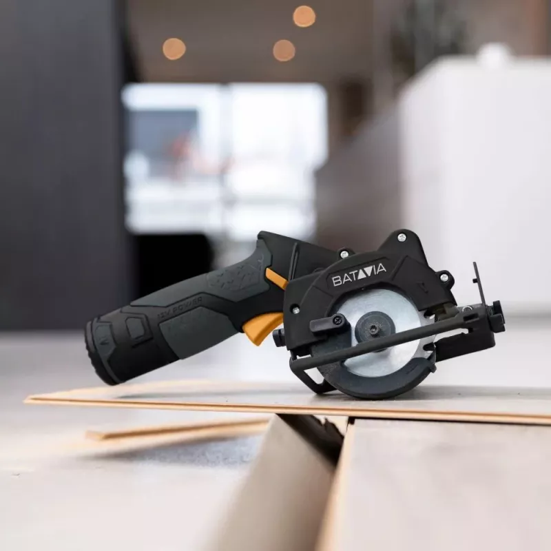 Batavia B.V. | 12V belaidis diskinis pjūklas 85 mm - Fixxpack 2.0 rinkinys (su 2.0Ah baterija ir USB-C įkrovimo laidu)