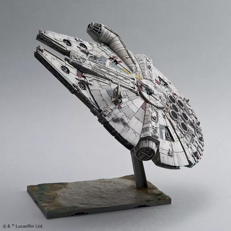 REVELL Millennium Falcon modelio rinkinys 1:144 masteliu — plastikinis surinkimo erdvėlaivis