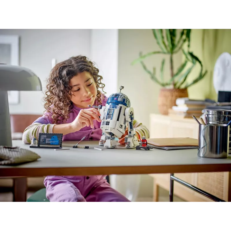 LEGO Star Wars konstruojamas droidas R2-D2 rinkinys 75379 – 1050 dalių, 10+ metų