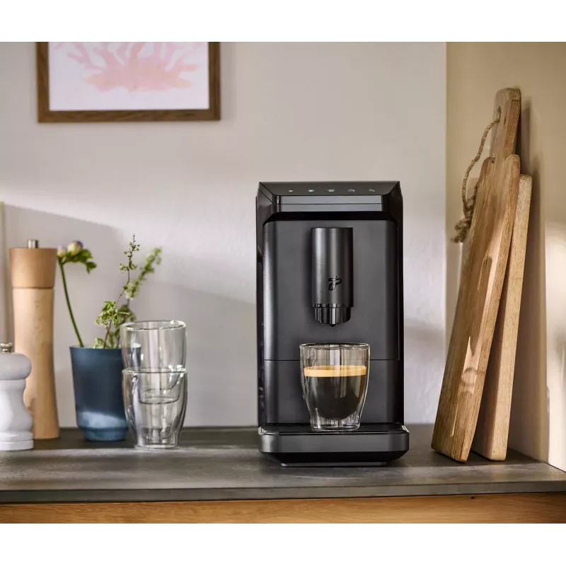 Espresso aparatas Tchibo Esperto Mini juodas – kompaktiškas namų espreso ruošimo įrenginys