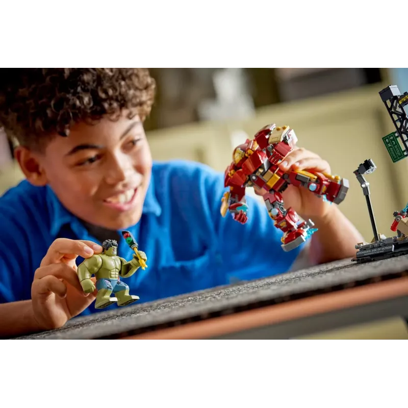 LEGO MARVEL 76343 Epinė kova: Hulkbuster prieš Hulko