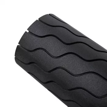 Therabody Theragun Roller Universal Black – vibracinis putų volelis, 5 greičiai, 1,5 kg, 12 V, 180 min baterija