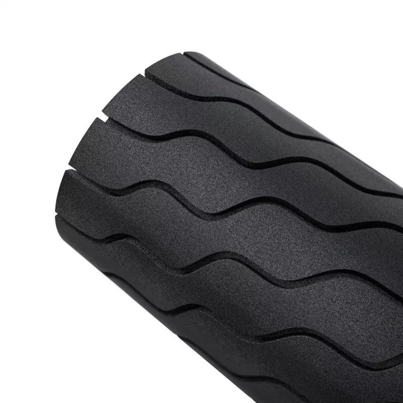 Therabody Theragun Roller Universal Black – vibracinis putų volelis, 5 greičiai, 1,5 kg, 12 V, 180 min baterija