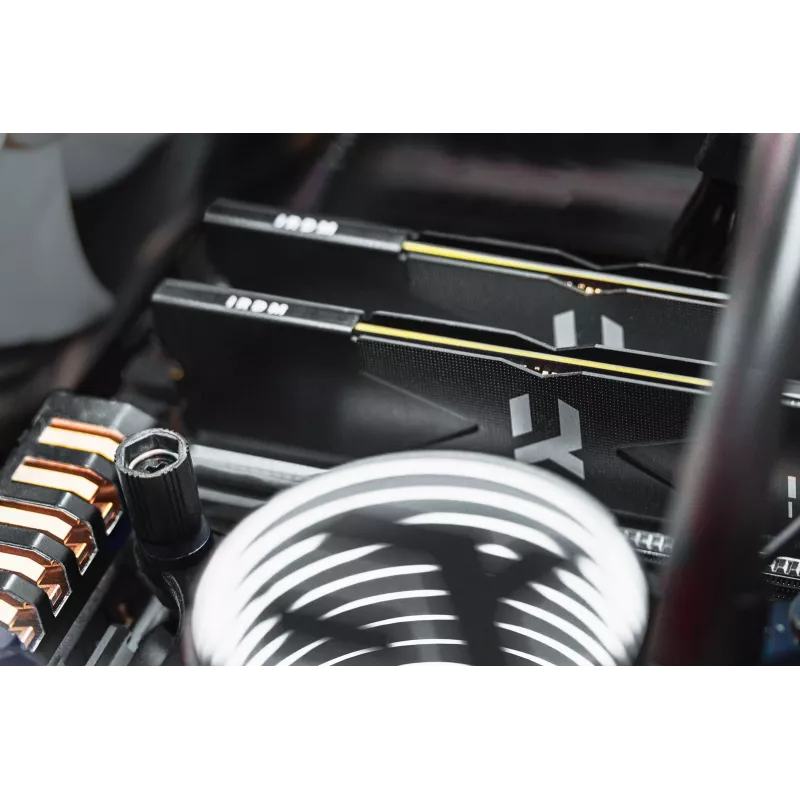 Atminties rinkinys DDR5 IRDM 32GB (2×16GB) 8000 MHz CL36 juodas