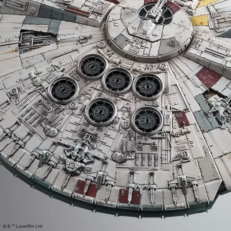 REVELL Millennium Falcon modelio rinkinys 1:144 masteliu — plastikinis surinkimo erdvėlaivis