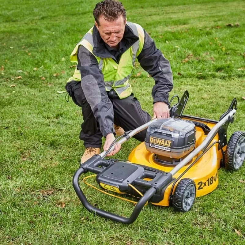 Stumiama vejapjovė DeWALT DCMW564P2-QW