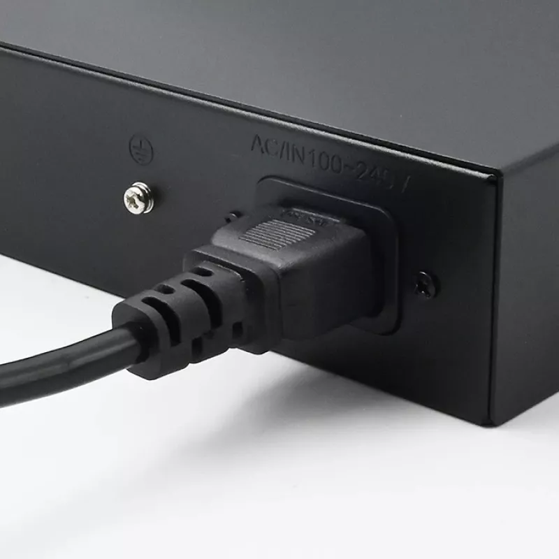 Tinklo jungiklis QOLTEC Gigabit Ethernet PoE 24xRJ45 2xSFP