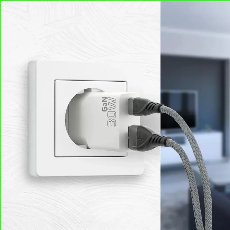 Universalus USB sieninis įkroviklis everActive SC-380Q Super Slim QC 3.0 — Quick Charge 3.0, kompaktiškas dizainas