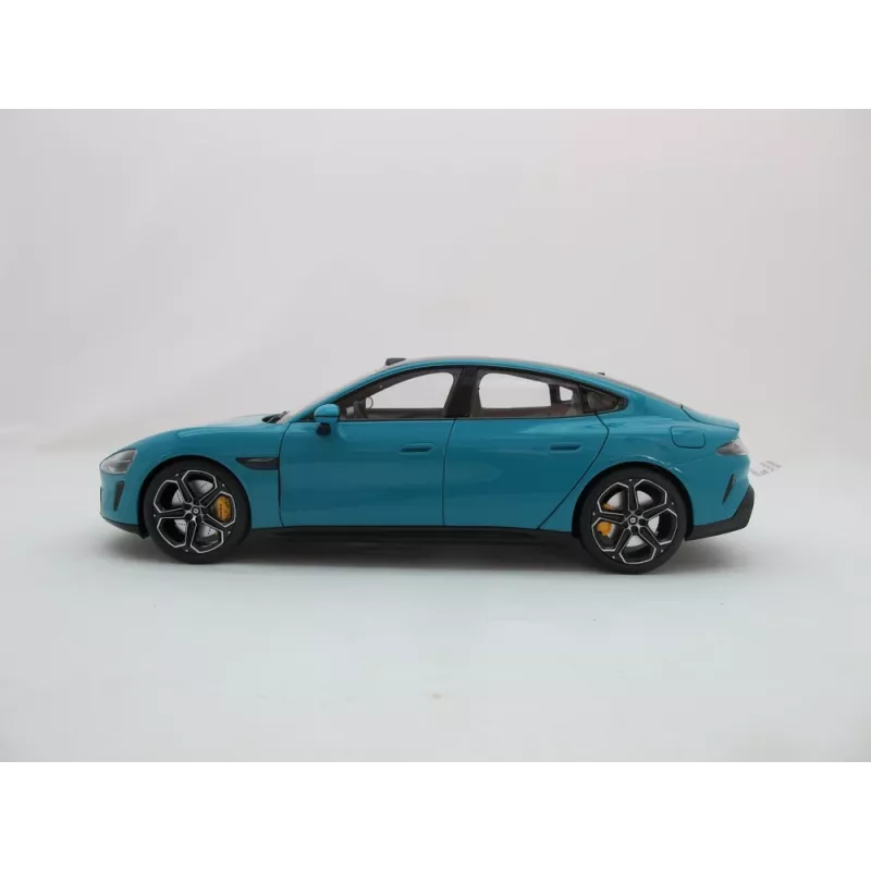 Lieto modelio automobilis Xiaomi SU7 1:18 – surinktas klasikinis automobilis, 278×108×81,5 mm