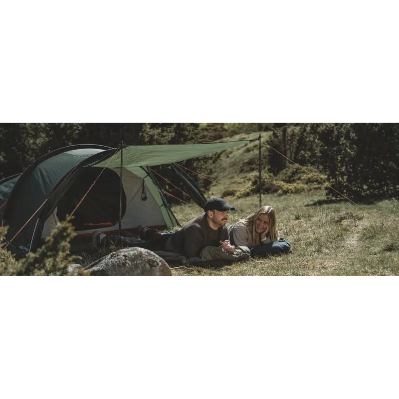 Tunelinė palapinė Easy Camp Pasvik 4 – 4 vietų, kietas rėmas, 3 m vandens stulpelio stogas, aliumininiai stulpai, tamsiai žalia, 2350×4050×1200 mm
