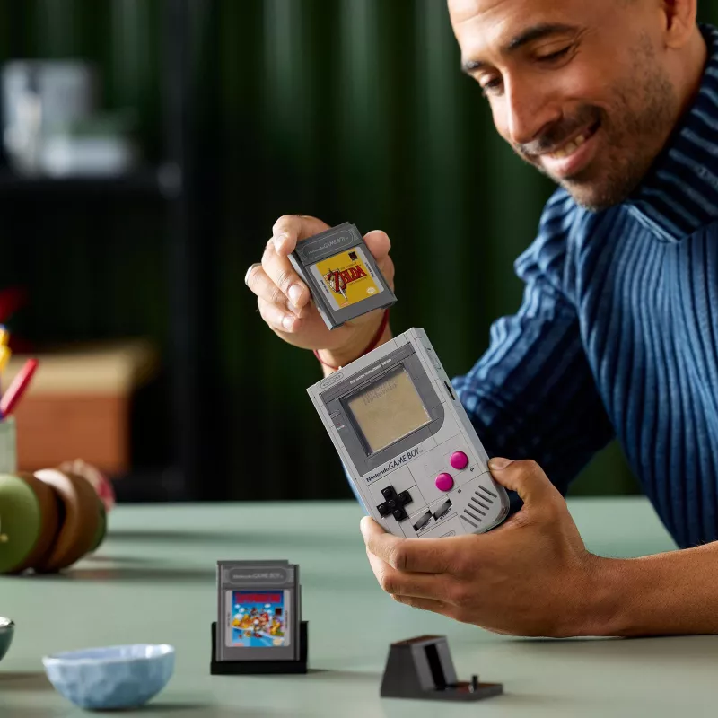 LEGO Retro Design Statybinis Rinkinys Game Boy 72046 – detali modelio replika, demonstracinis stovas