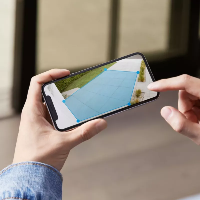 Ring Spotlight Cam Plus Battery – IP apsaugos kamera – lauko, belaidė, montuojama ant lubų/sienos – juoda – dėžutė