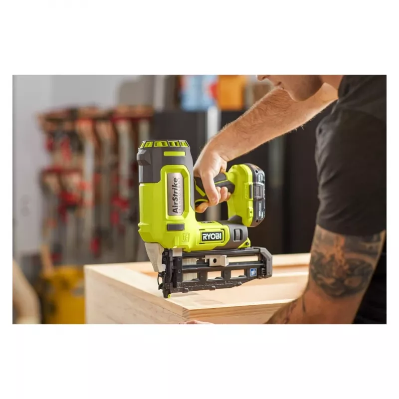 Ryobi 16G vinių kalstuvas
