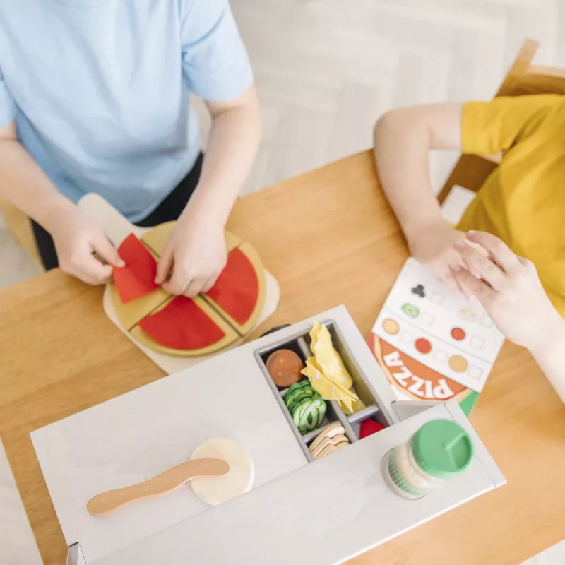 Žaidimų virtuvės aksesuaras Spin Master Melissa & Doug Top & Bake Pizza Counter, apsimestinis picos gaminimo rinkinys