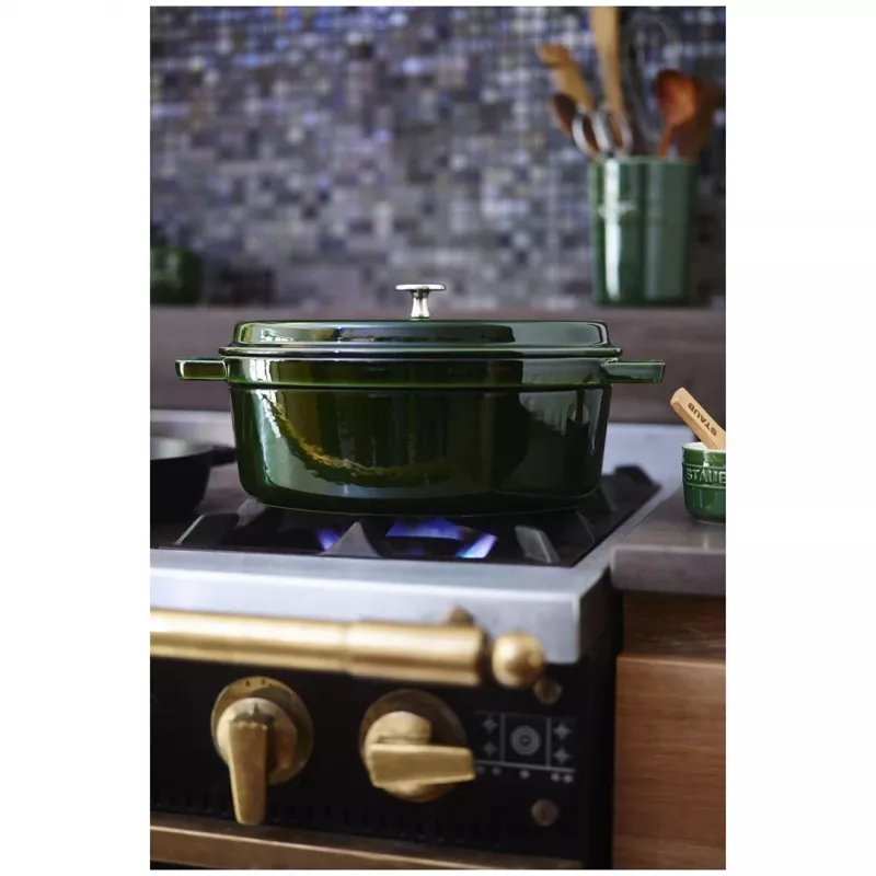 Staub La Cocotte 33 cm ovali ketaus troškintuvas su emaliu, baziliko žalia