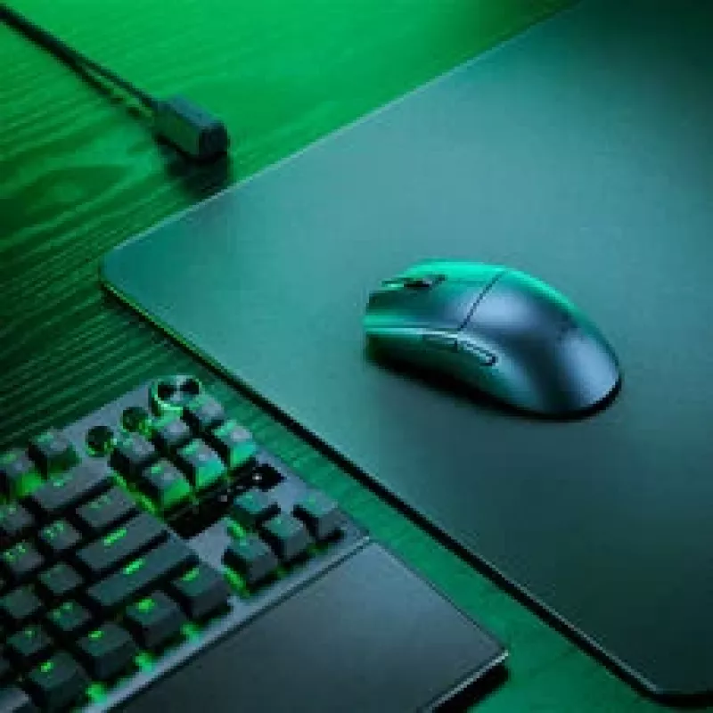 Žaidimų pelės ir kilimėlio rinkinys Razer Viper V3 Pro + Gigantus M, juoda