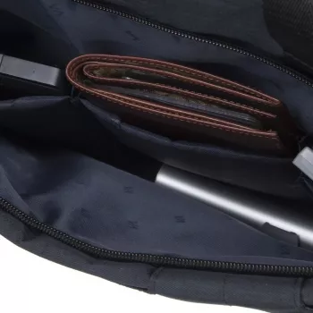 Rivacase Biscayne 39,6 cm (15,6 colio) juodas messenger krepšys