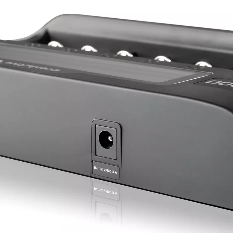 Įkroviklis baterijoms everActive UC-800 AC 12V 3A – LiFePO4/LiPo/NiMH, AA/AAA/9V, iki 10 baterijų, 12 V įėjimas, ekranas, juodas