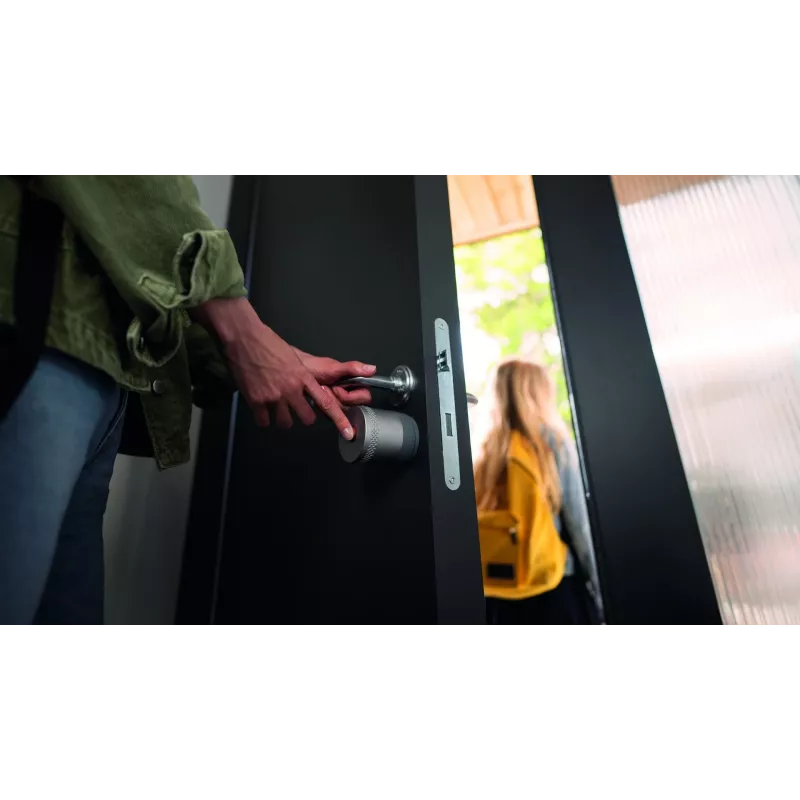 Yale Linus Smart Lock L2 Lite Black – išmanusis durų spynos cilindras