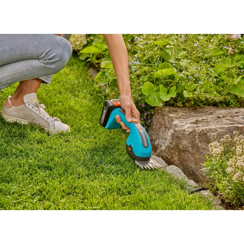 Belaidė žoliapjovė-žirklių pjovimo mašinėlė Gardena 14750-30 8 cm 18 V juoda žalia