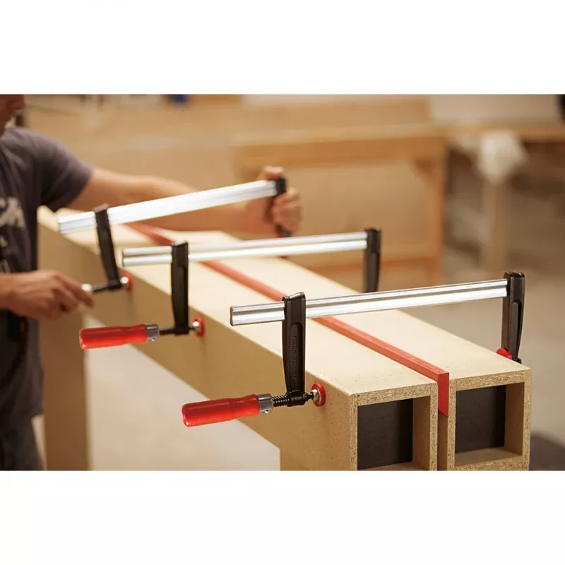 F-spaustuvas Bessey TPN20B6BE – 20 cm anga, aliumininis korpusas, juodos ir raudonos dalys