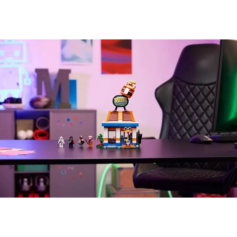 LEGO FORTNITE 77076 Durrr Burger restorano statybinis rinkinys – 546 dalių, 4 minifigūrėlės, 270×180×90 mm