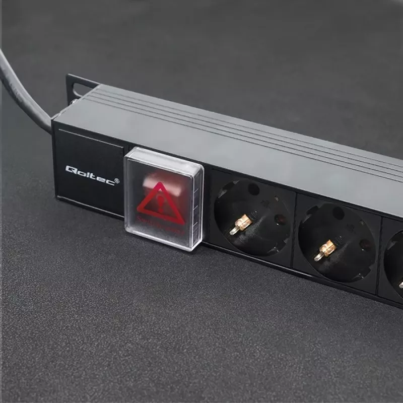 Qoltec aliumininis PDS stovo montavimui | 16A | 16 x Schuko | Vertikalus | 1,8 m