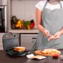 Sumuštinių skrudintuvas Black & Decker BXSA753E — 2 sumuštiniams, 750 W, nelipnios plokštės, 215×125 mm kepimo paviršius, kompaktiškas nerūdijantis plienas