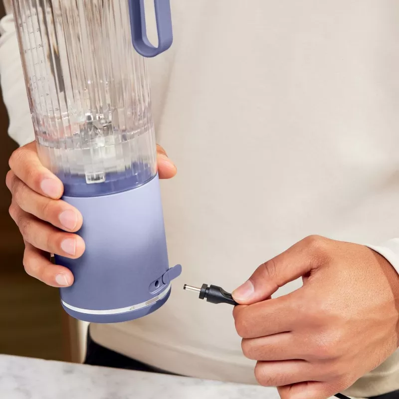 Nešiojamas blenderis Ninja BC251EULD — 0,57 L indas, baterija 11,1 V, nerūdijančio plieno peiliai, levandų/permatomas