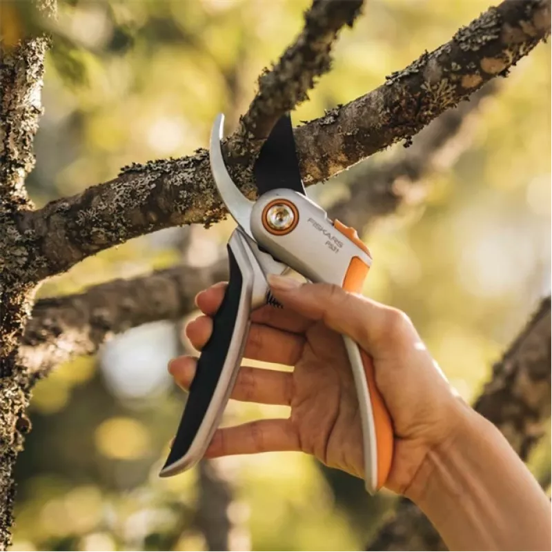 Fiskars 1057168 Plus Metal sodo žirklės Bypass (1057168)
